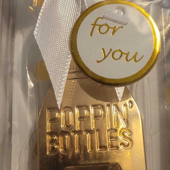 2 Gold 'Poppin Bottles' bottle openers - Picture 2 of 2